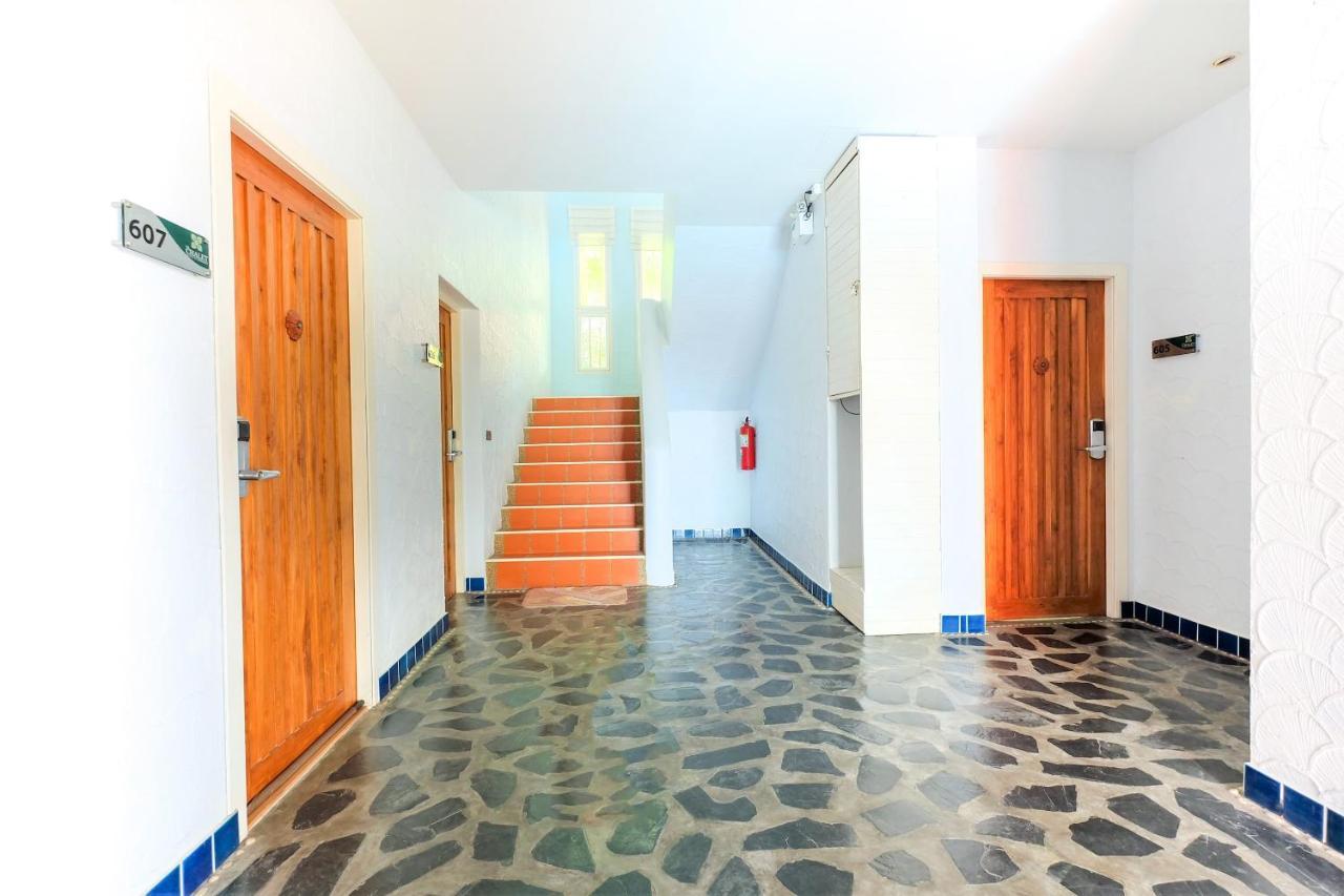 Panwa Beach Oyo 626 The Chalet Phuket Resort מראה חיצוני תמונה