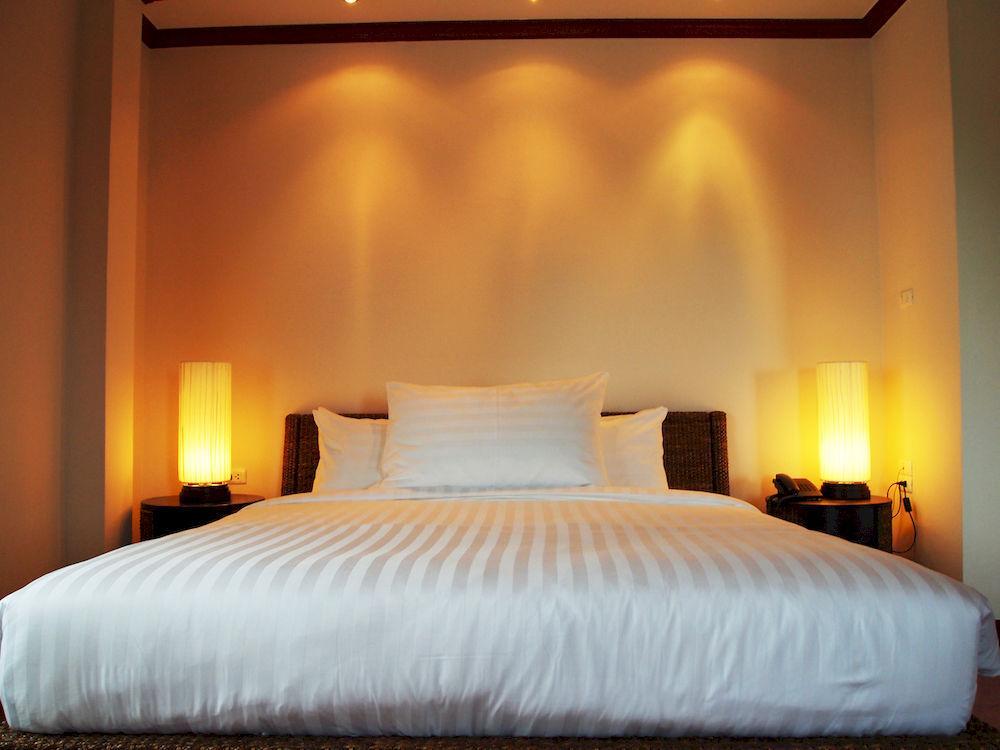 Panwa Beach Oyo 626 The Chalet Phuket Resort מראה חיצוני תמונה
