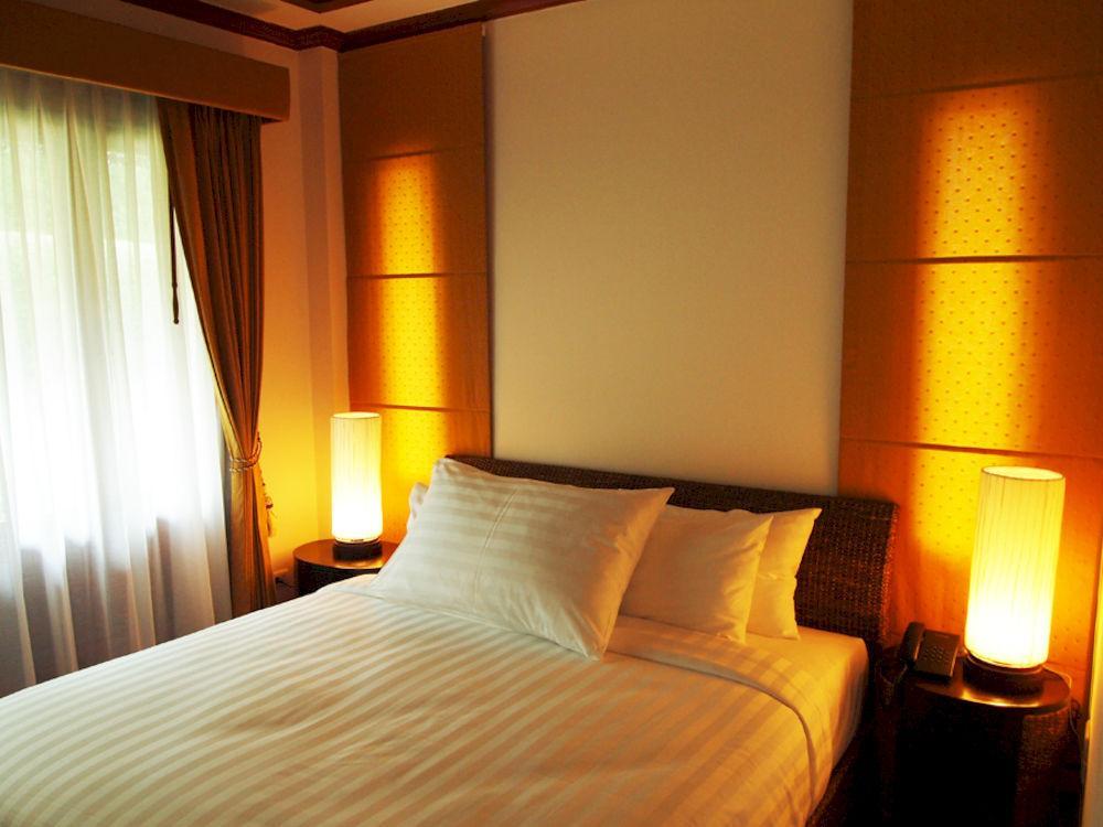 Panwa Beach Oyo 626 The Chalet Phuket Resort מראה חיצוני תמונה