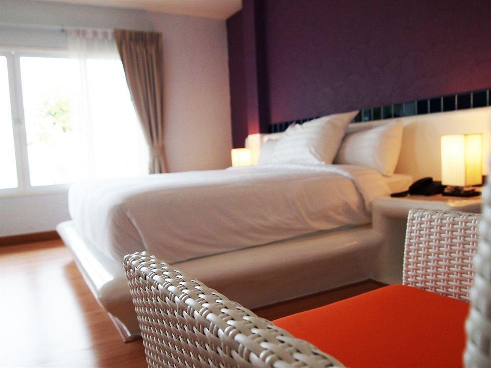 Panwa Beach Oyo 626 The Chalet Phuket Resort מראה חיצוני תמונה