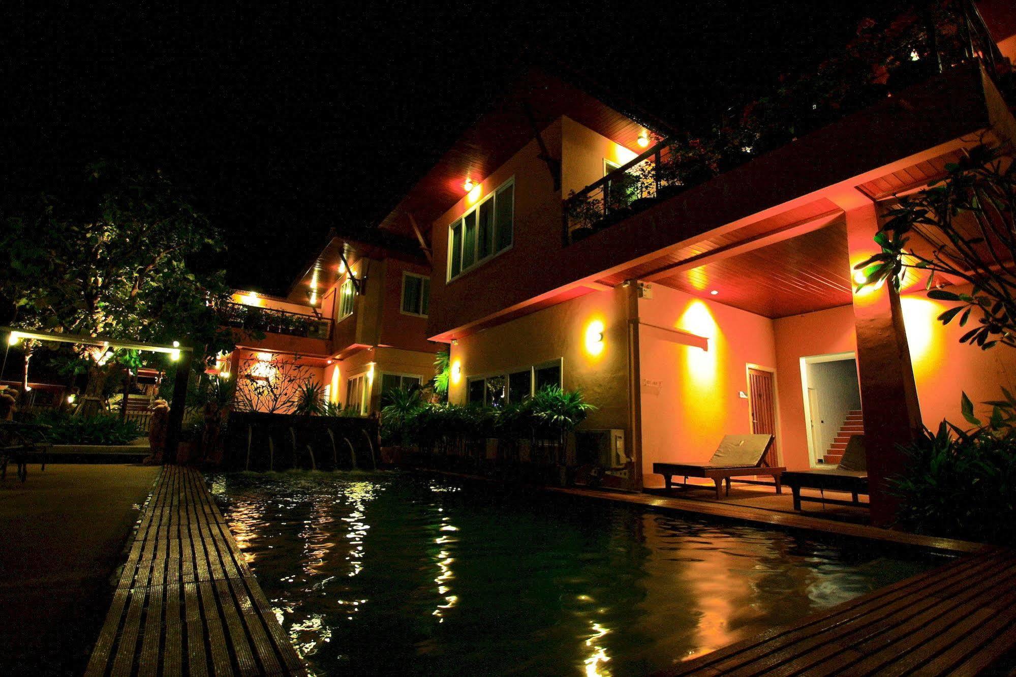 Panwa Beach Oyo 626 The Chalet Phuket Resort מראה חיצוני תמונה