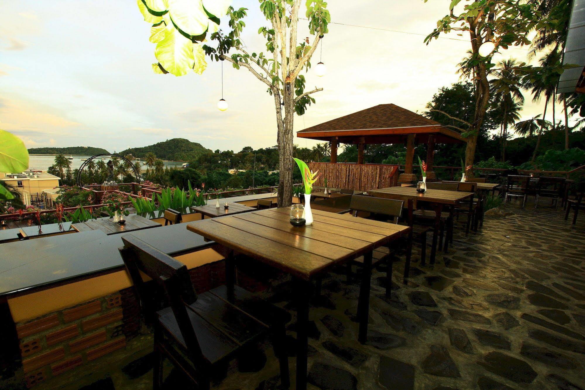 Panwa Beach Oyo 626 The Chalet Phuket Resort מראה חיצוני תמונה