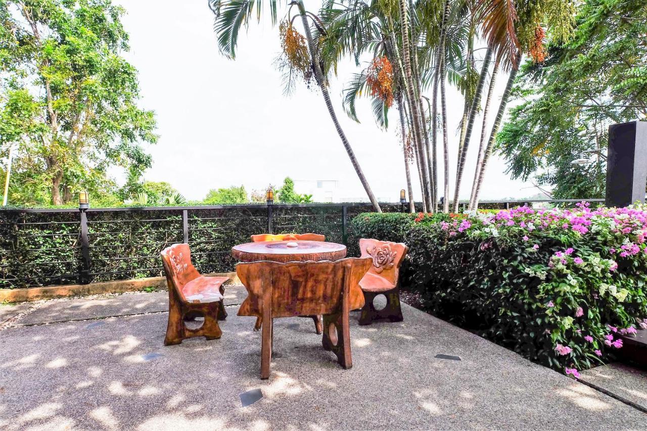 Panwa Beach Oyo 626 The Chalet Phuket Resort מראה חיצוני תמונה